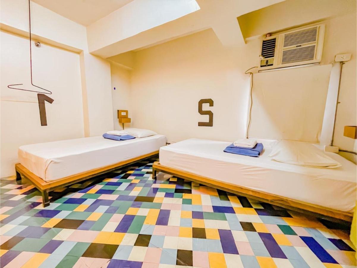 Oyo 866 Junction Hostels 马尼拉 外观 照片