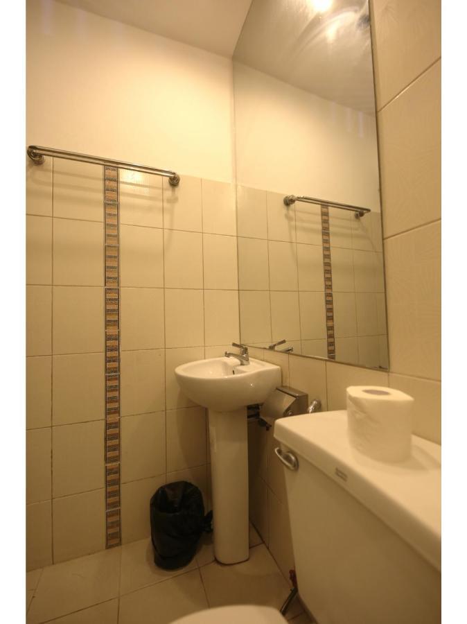 Oyo 866 Junction Hostels 马尼拉 外观 照片