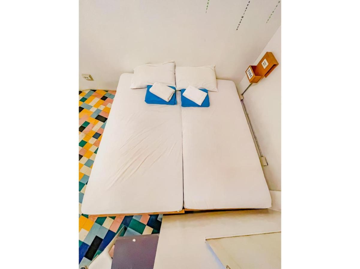 Oyo 866 Junction Hostels 马尼拉 外观 照片