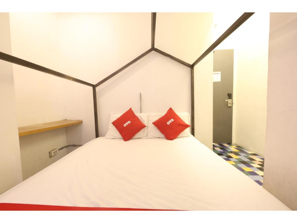 Oyo 866 Junction Hostels 马尼拉 外观 照片
