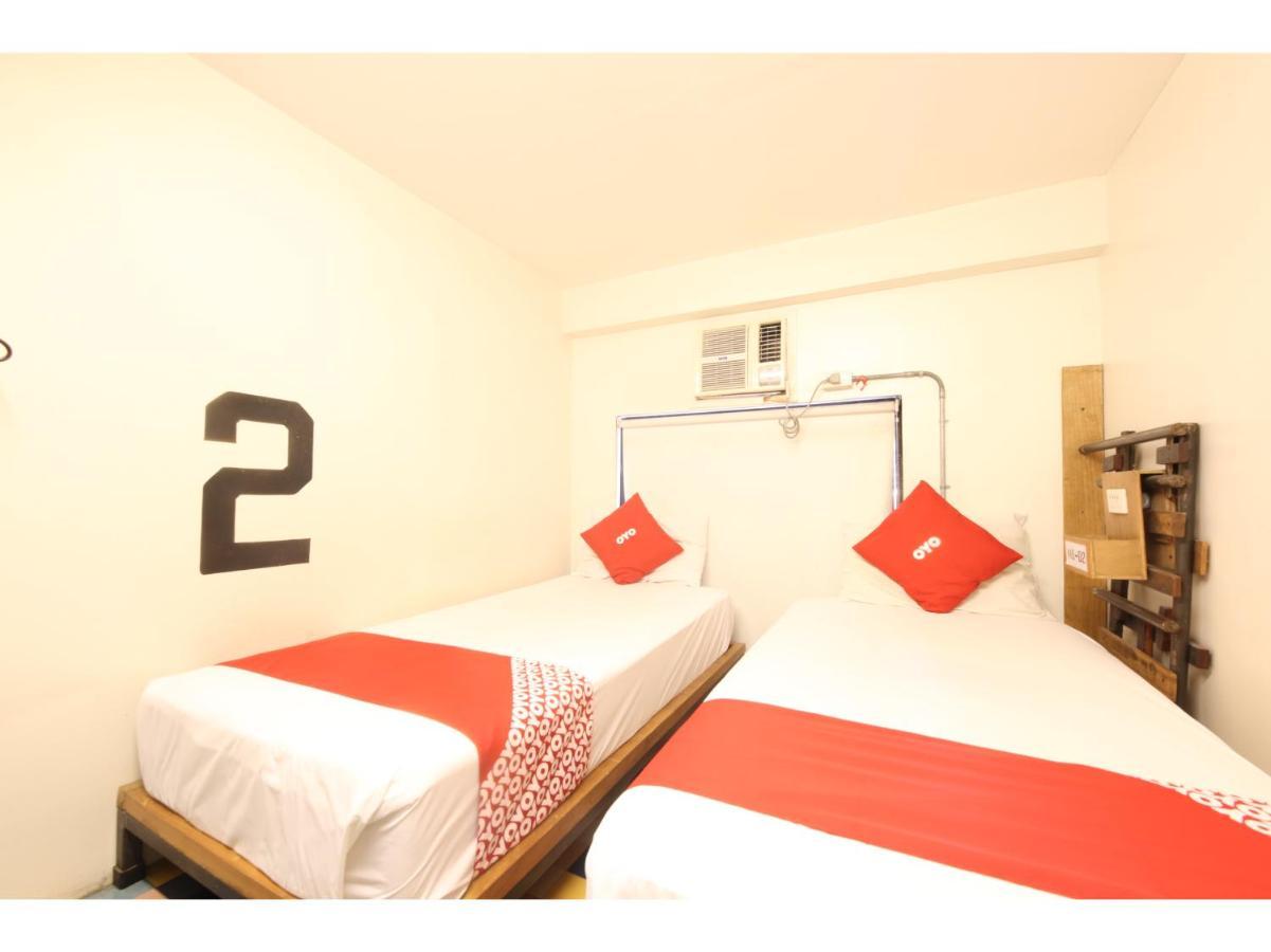 Oyo 866 Junction Hostels 马尼拉 外观 照片