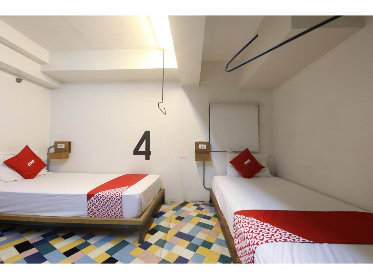 Oyo 866 Junction Hostels 马尼拉 外观 照片